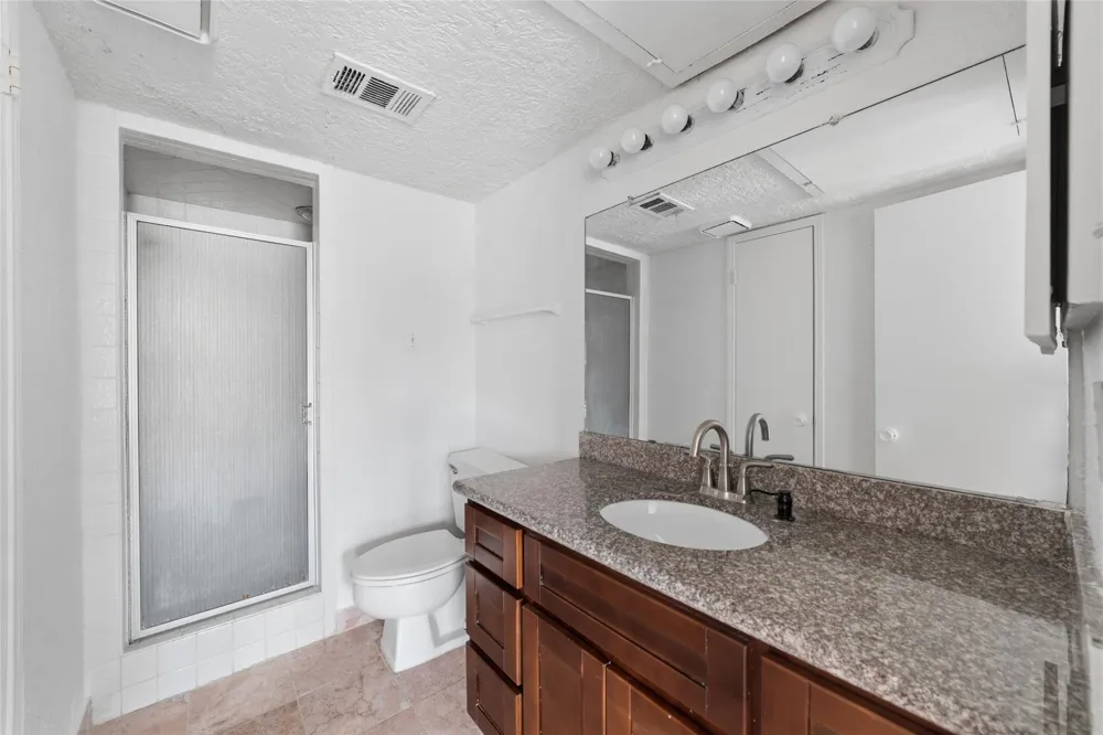 7700 Creekbend Drive #70 Houston, TX 77071
