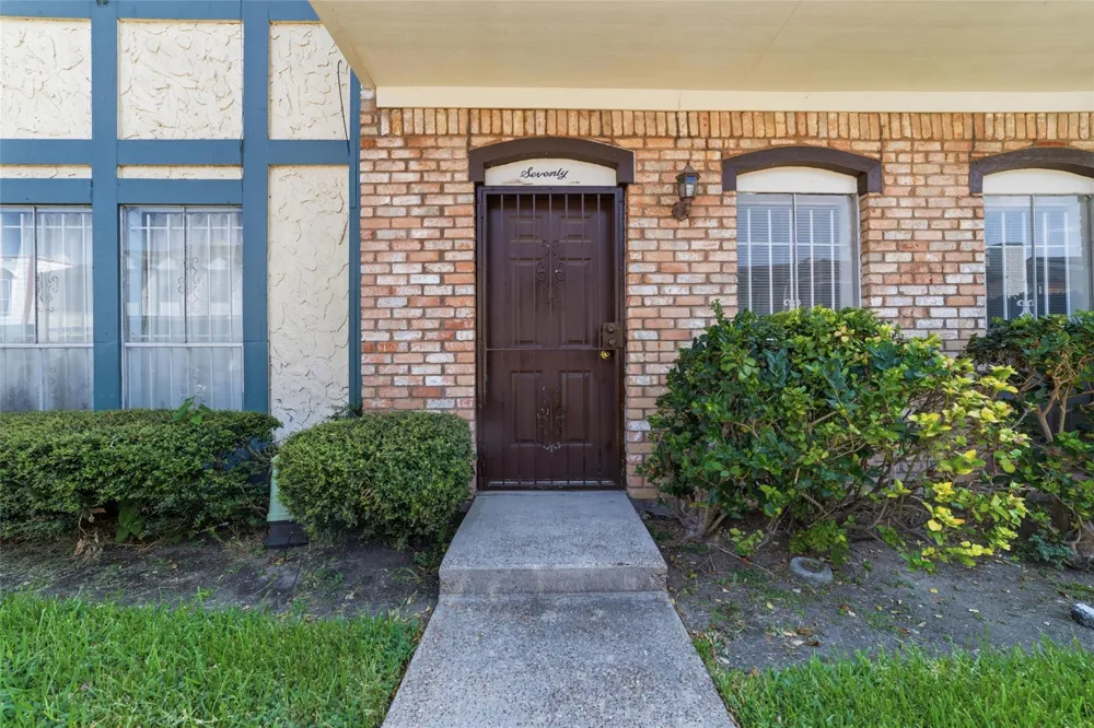 7700 Creekbend Drive #70 Houston, TX 77071