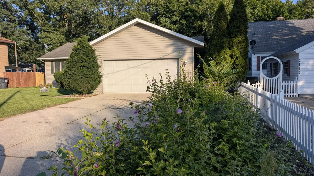 2201 Oak Avenue Muskegon, MI 49445