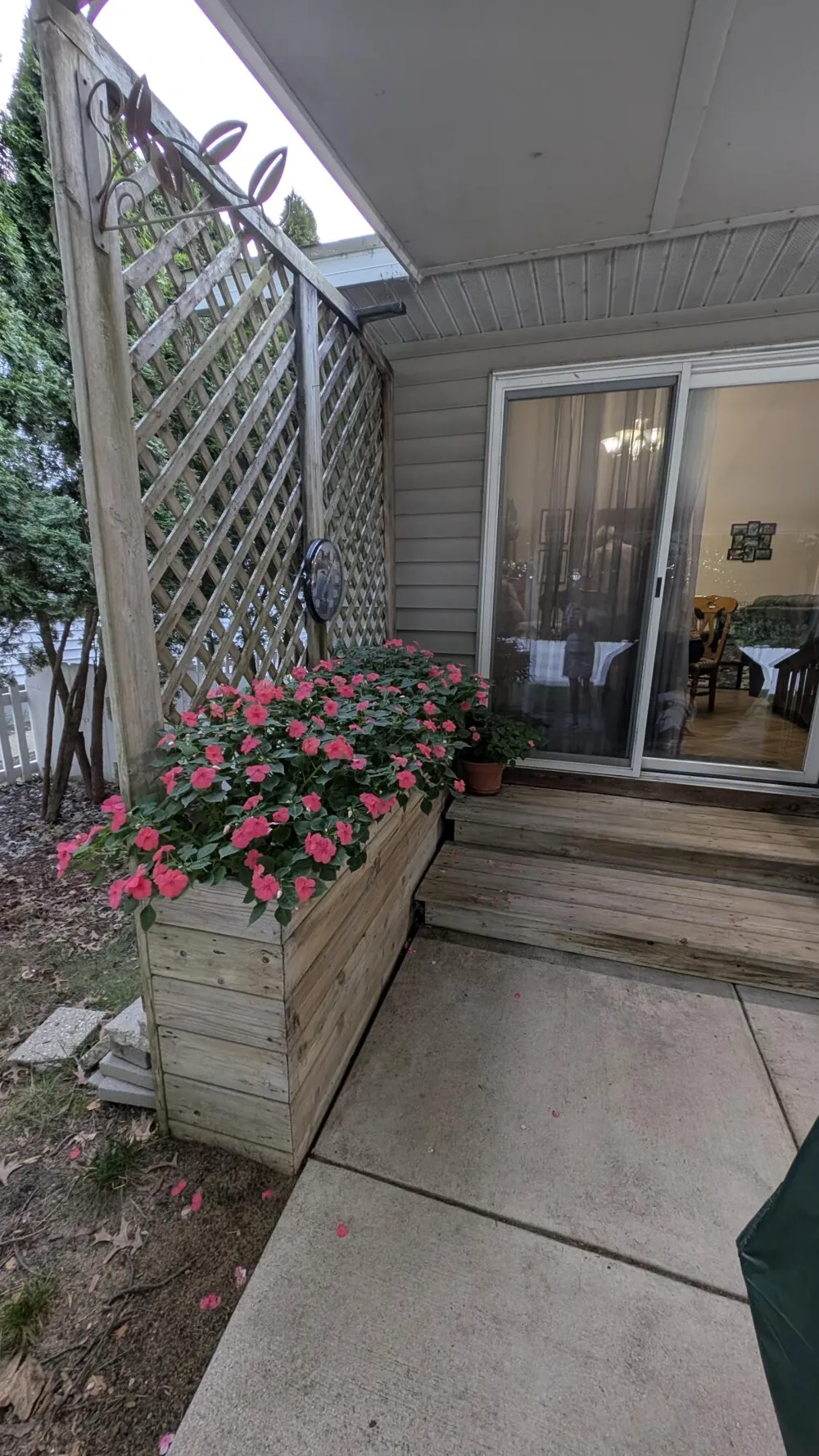 2201 Oak Avenue Muskegon, MI 49445