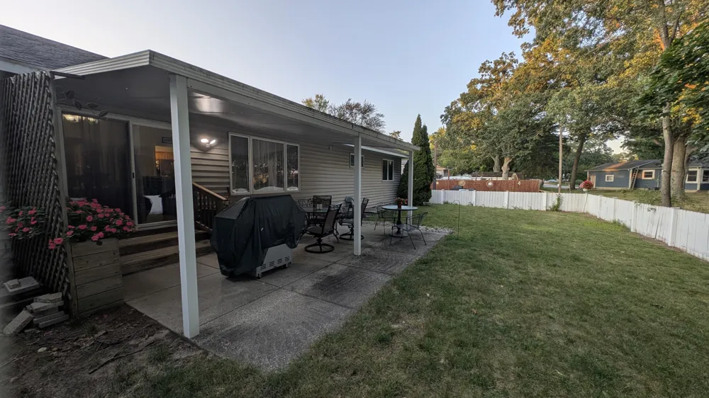 2201 Oak Avenue Muskegon, MI 49445