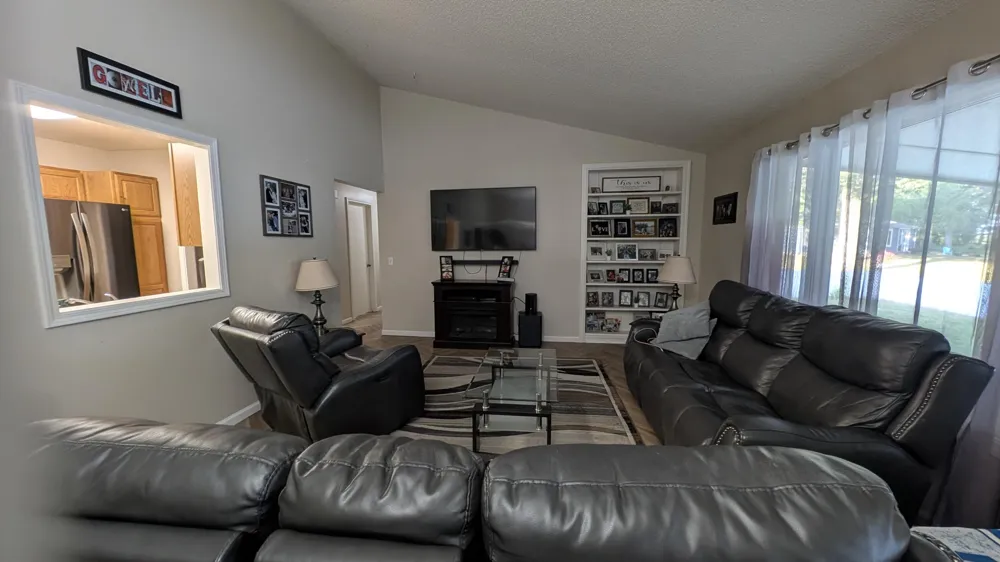 2201 Oak Avenue Muskegon, MI 49445