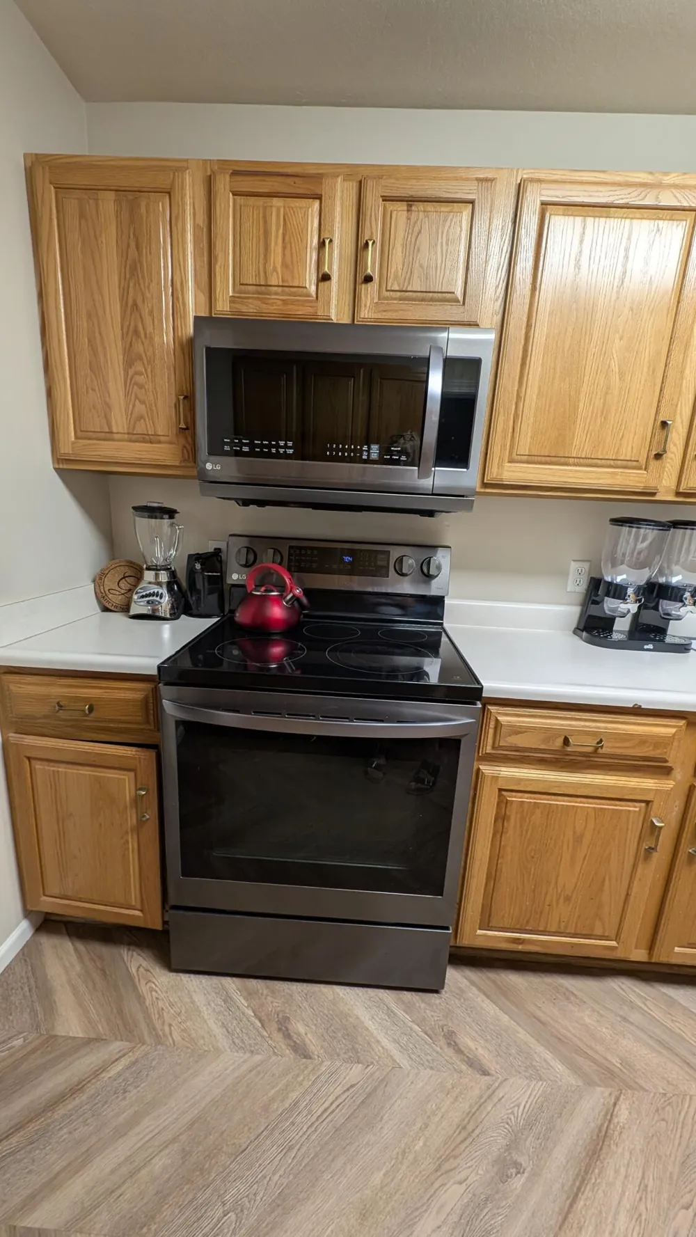 2201 Oak Avenue Muskegon, MI 49445