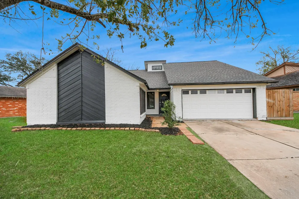 718 Land Grant Drive Richmond, TX 77406