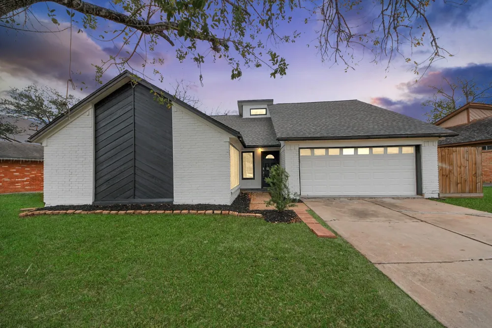 718 Land Grant Drive Richmond, TX 77406
