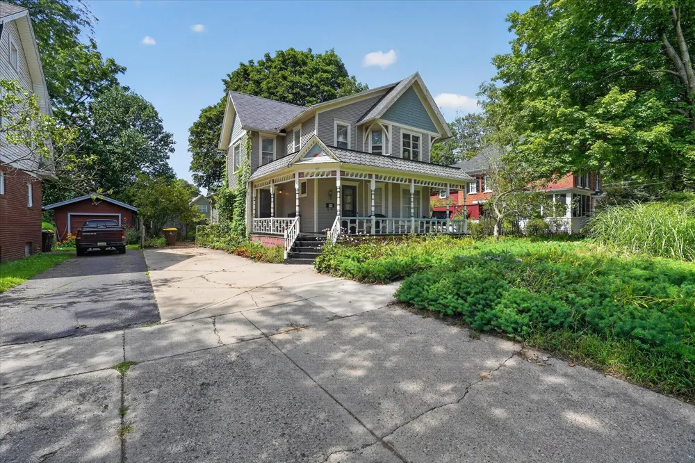 217 Grand Street Marshall City, MI 49068