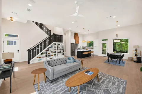 826 Morrow Street #4
