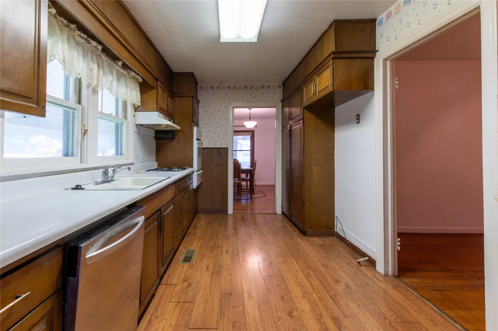 2812 W 37th Place Tulsa, OK 74107