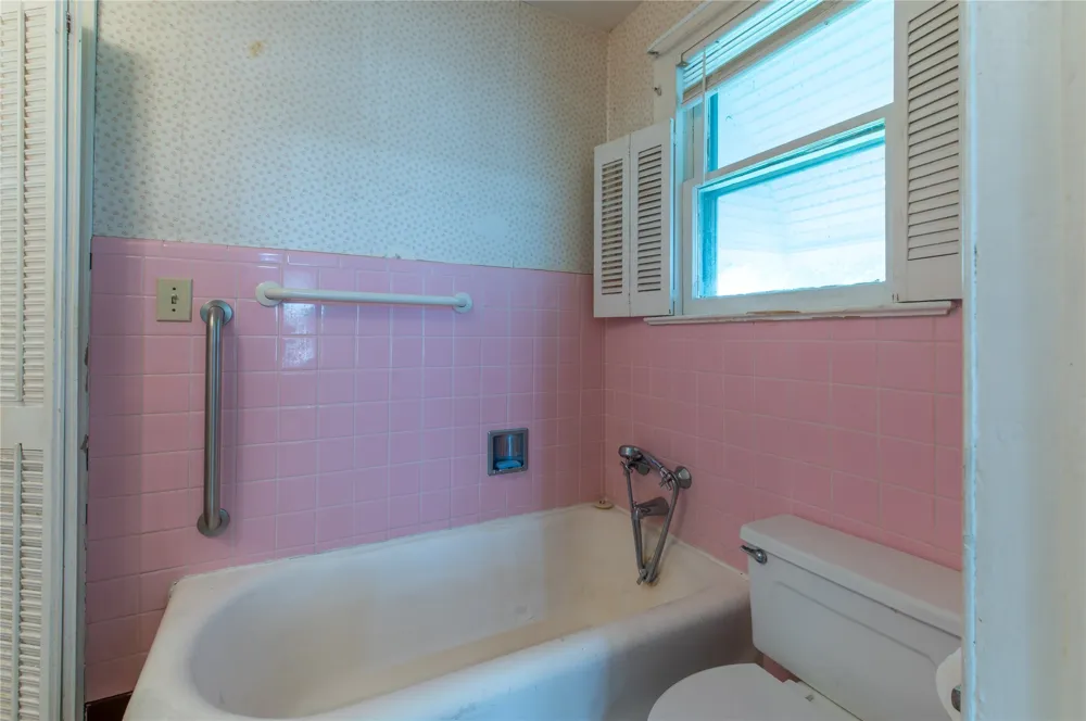 2812 W 37th Place Tulsa, OK 74107