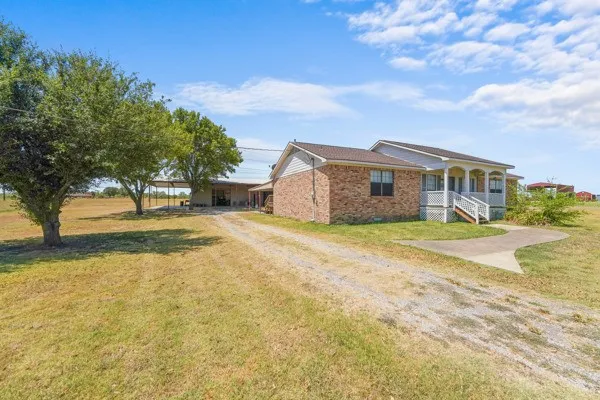 7140 County Road 146 Kaufman, TX 75142