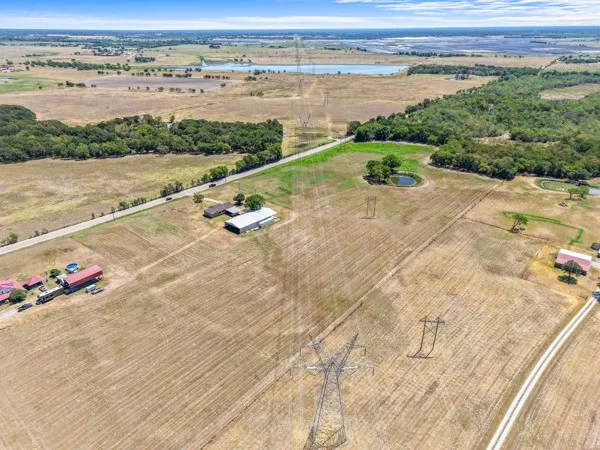 7140 County Road 146 Kaufman, TX 75142
