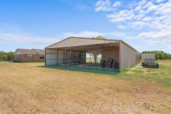 7140 County Road 146 Kaufman, TX 75142