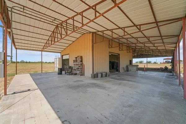 7140 County Road 146 Kaufman, TX 75142