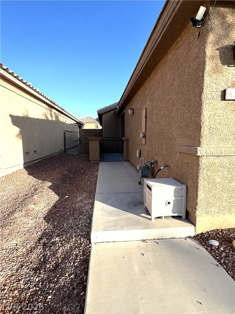 4205 Gliding Gulls Avenue North Las Vegas, NV 89084
