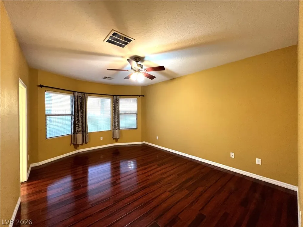 4205 Gliding Gulls Avenue North Las Vegas, NV 89084