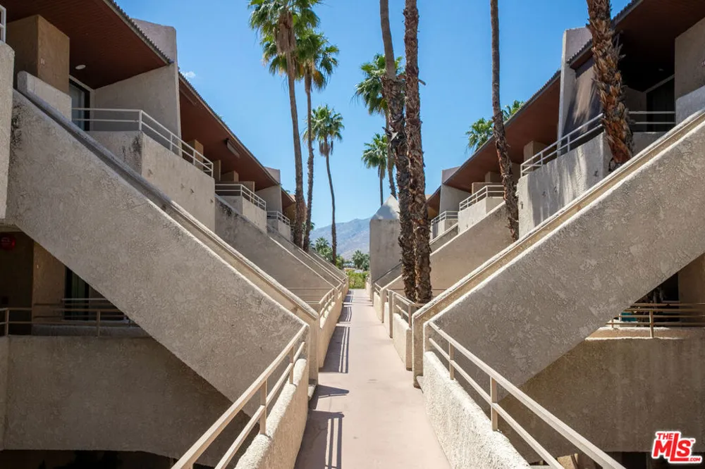 470 S Calle Encilia #B13 Palm Springs, CA 92262
