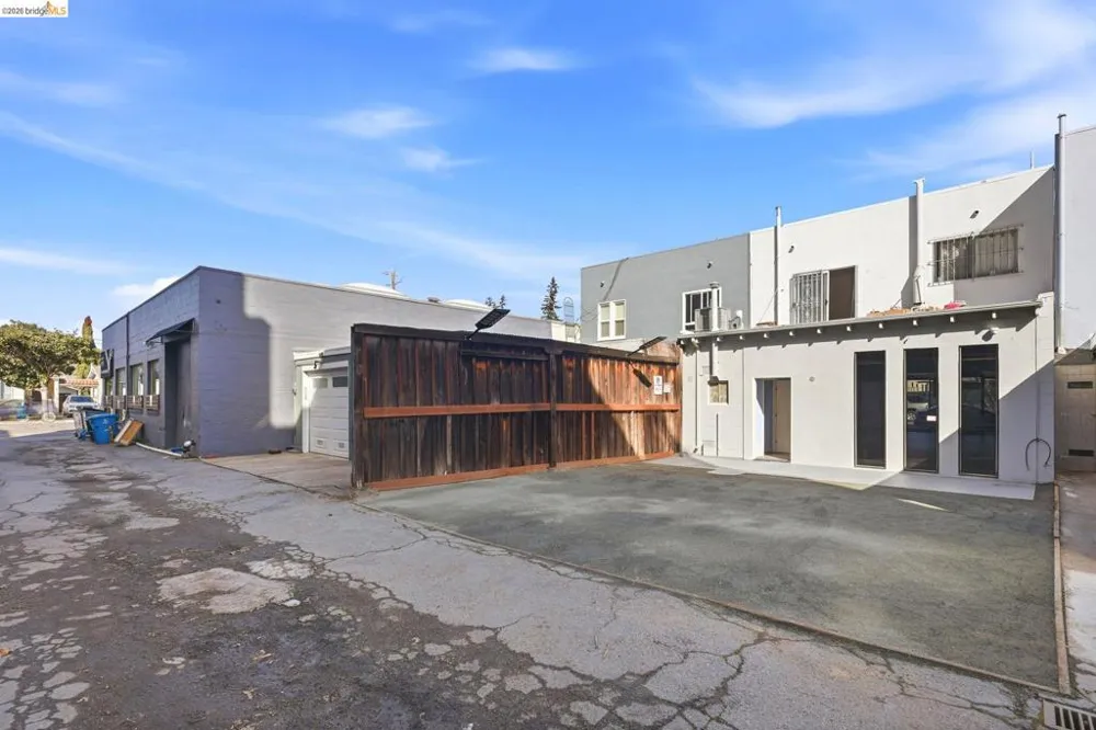 869 Woodside Way San Mateo, CA 94401