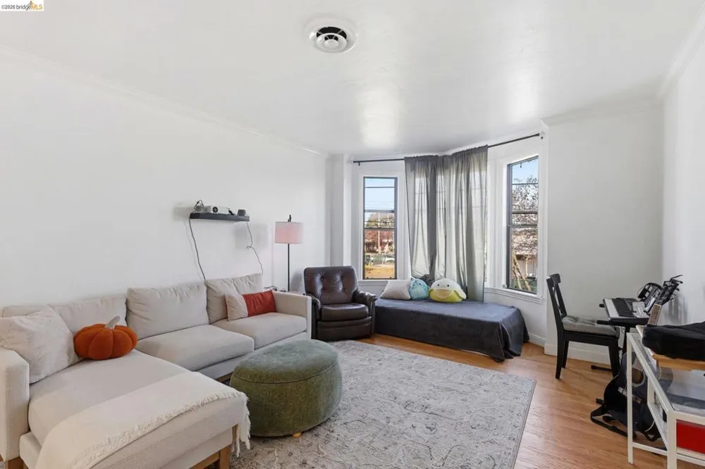 869 Woodside Way San Mateo, CA 94401