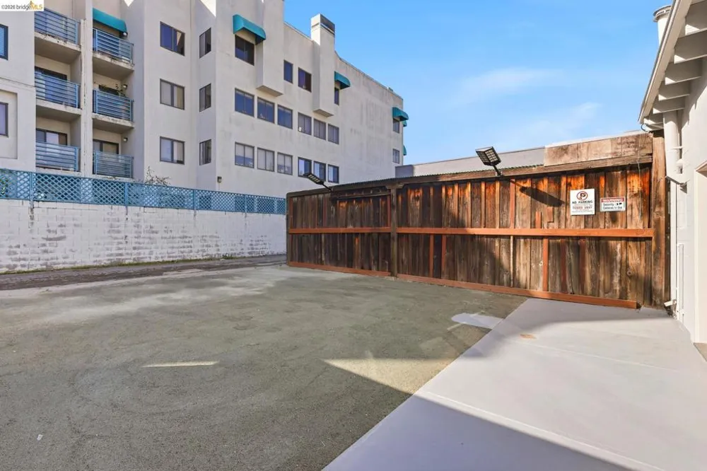 869 Woodside Way San Mateo, CA 94401