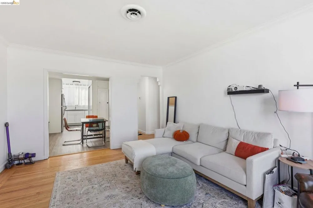 869 Woodside Way San Mateo, CA 94401
