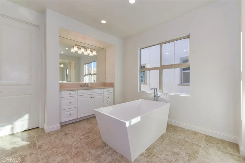 5627 Heritage Oak Dr Lake Forest, CA 92679
