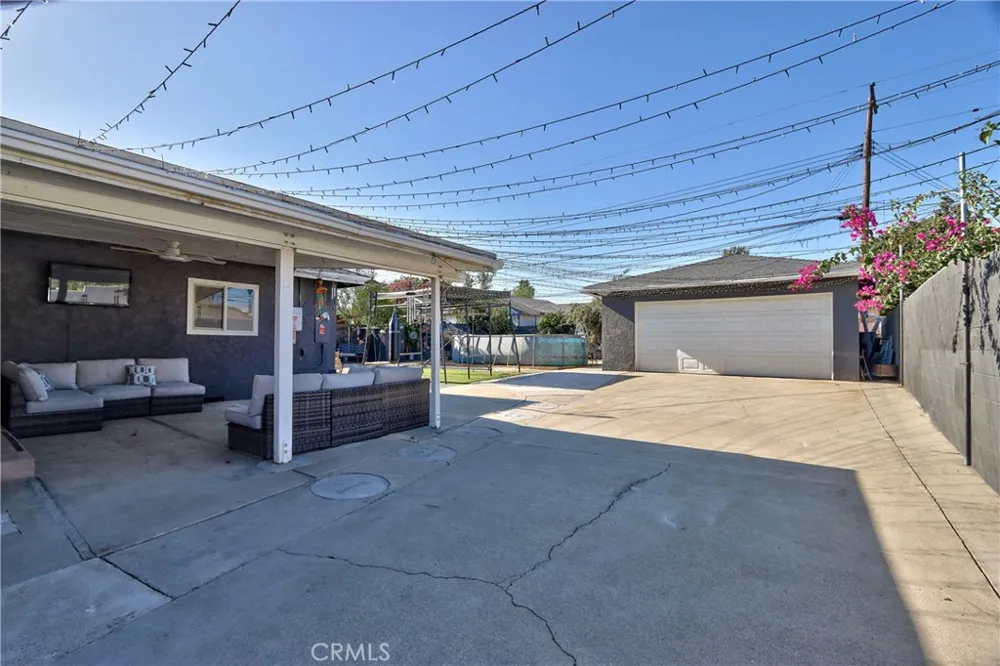 910 W Granada Court Ontario, CA 91762