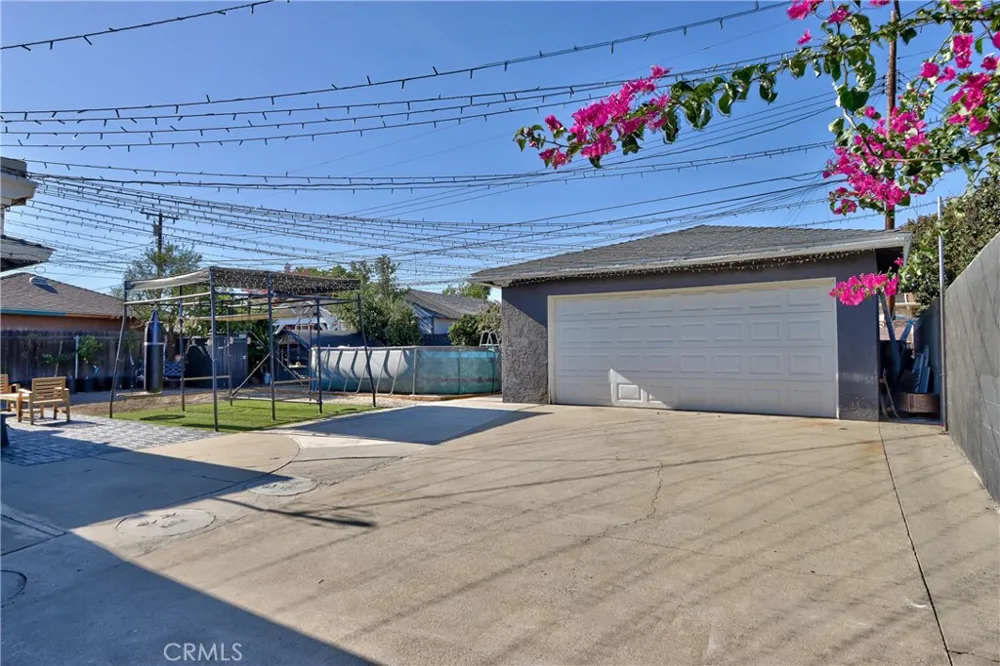 910 W Granada Court Ontario, CA 91762