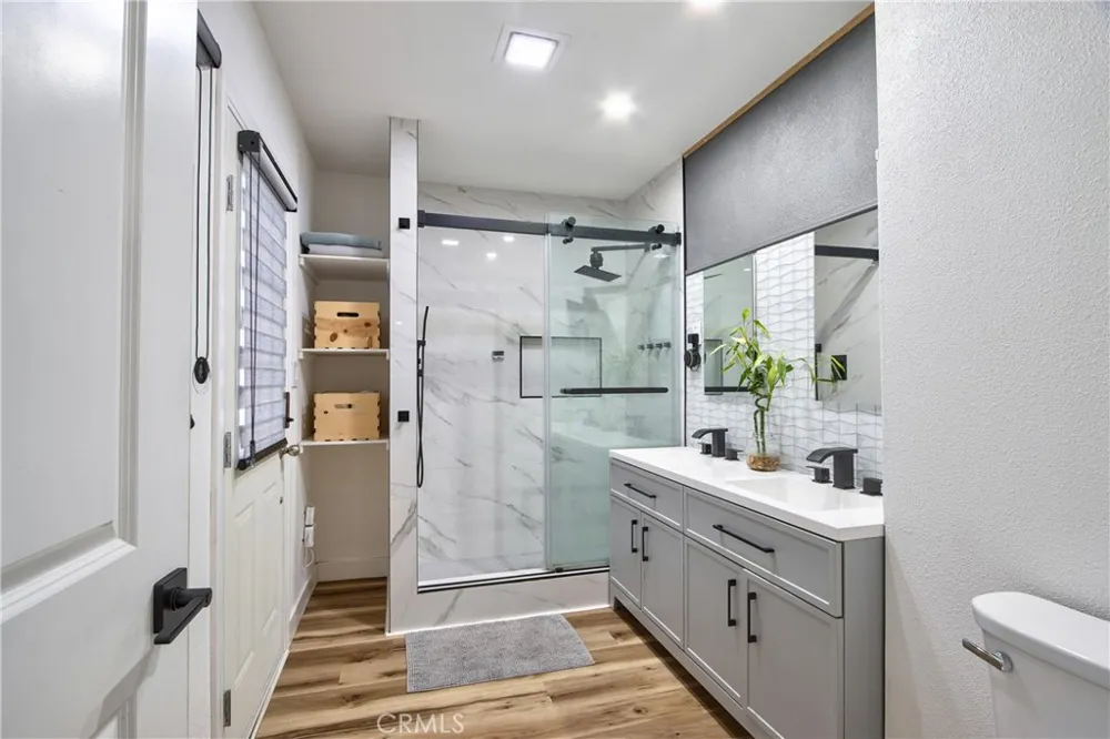 910 W Granada Court Ontario, CA 91762