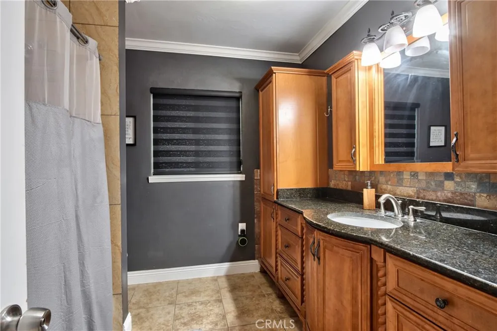 910 W Granada Court Ontario, CA 91762