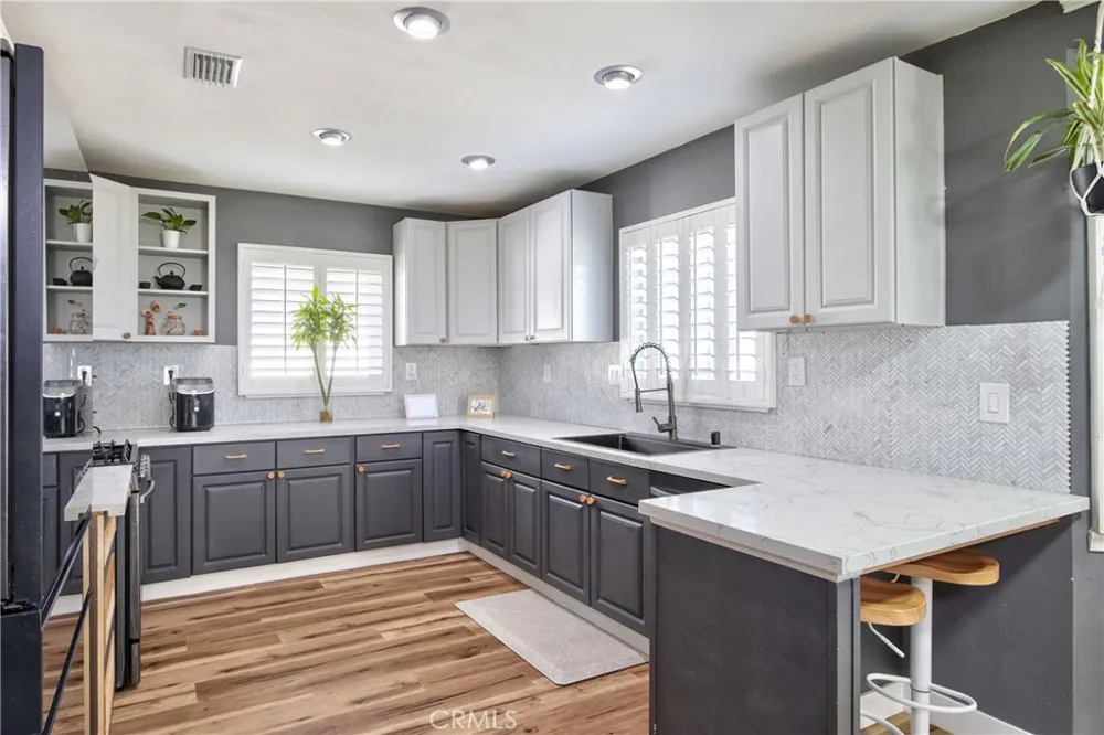 910 W Granada Court Ontario, CA 91762