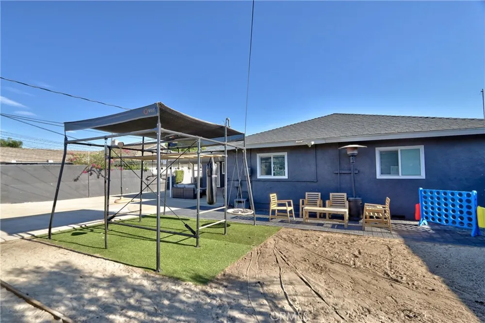 910 W Granada Court Ontario, CA 91762