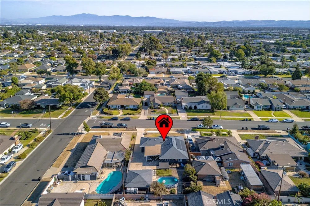 910 W Granada Court Ontario, CA 91762