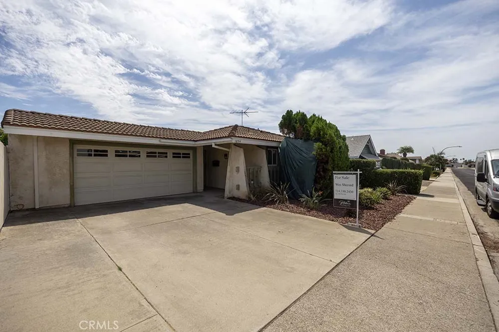 1854 W Skywood Brea, CA 92821