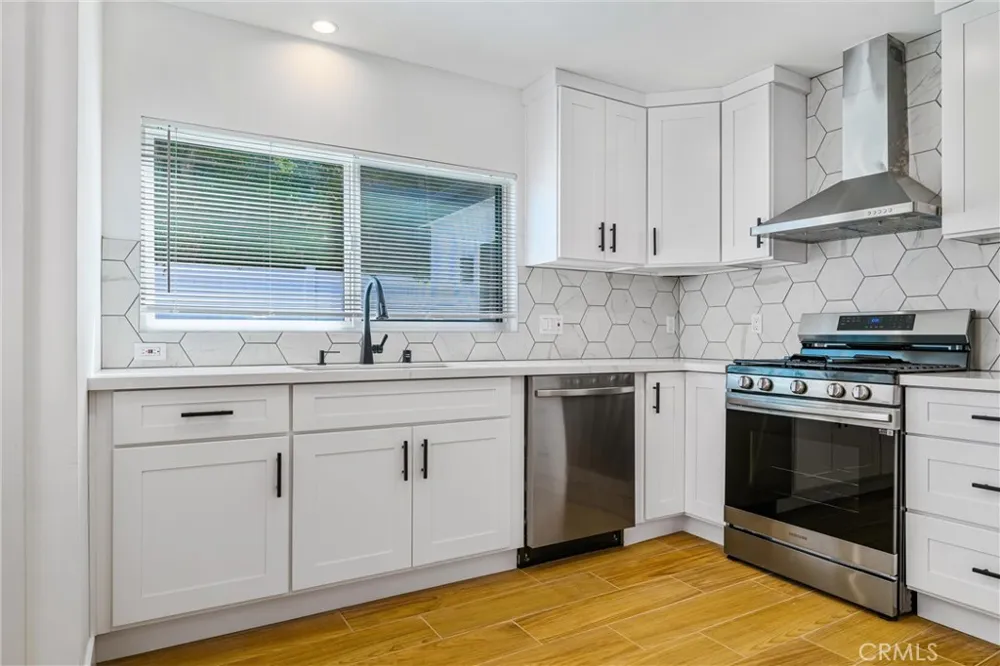 5706 Burnet Avenue Van Nuys, CA 91411