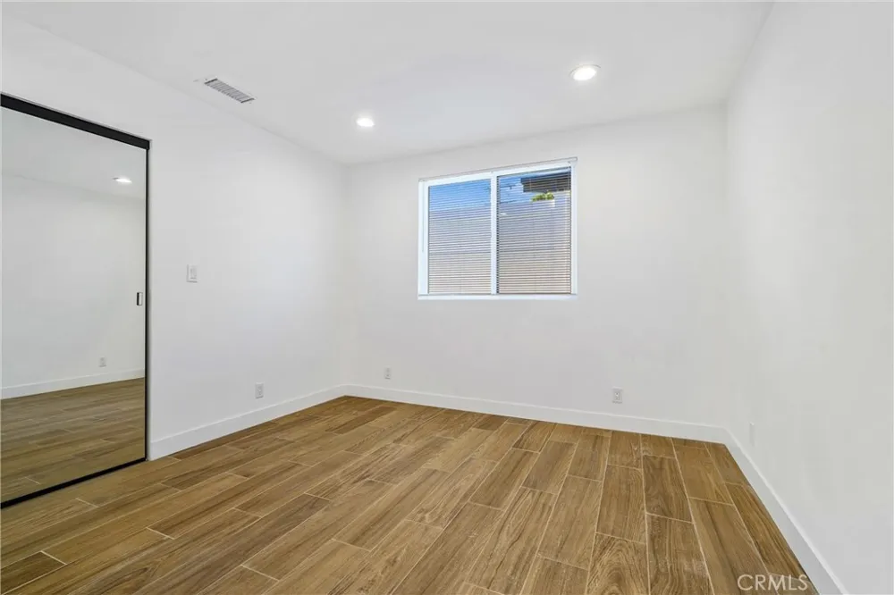 5706 Burnet Avenue Van Nuys, CA 91411