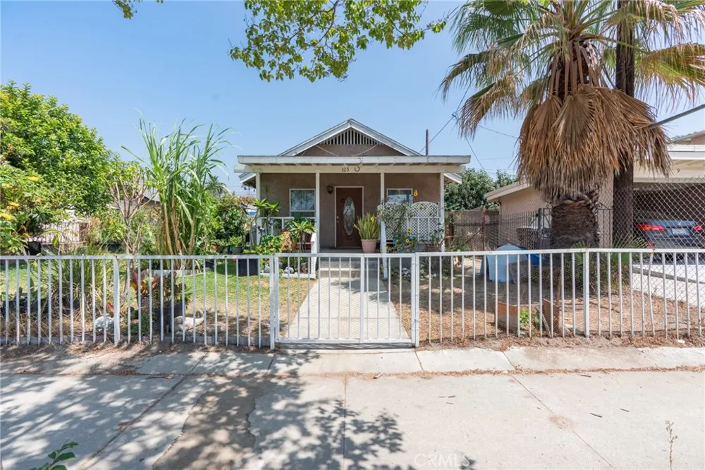 325 W Crescent Drive Azusa, CA 91702