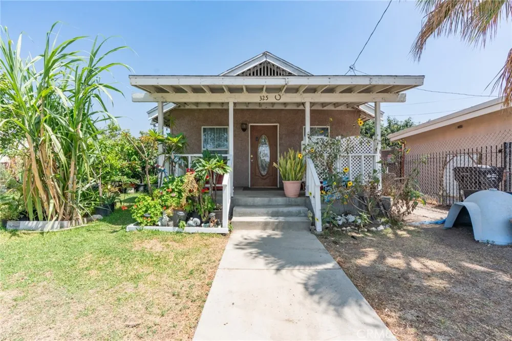 325 W Crescent Drive Azusa, CA 91702