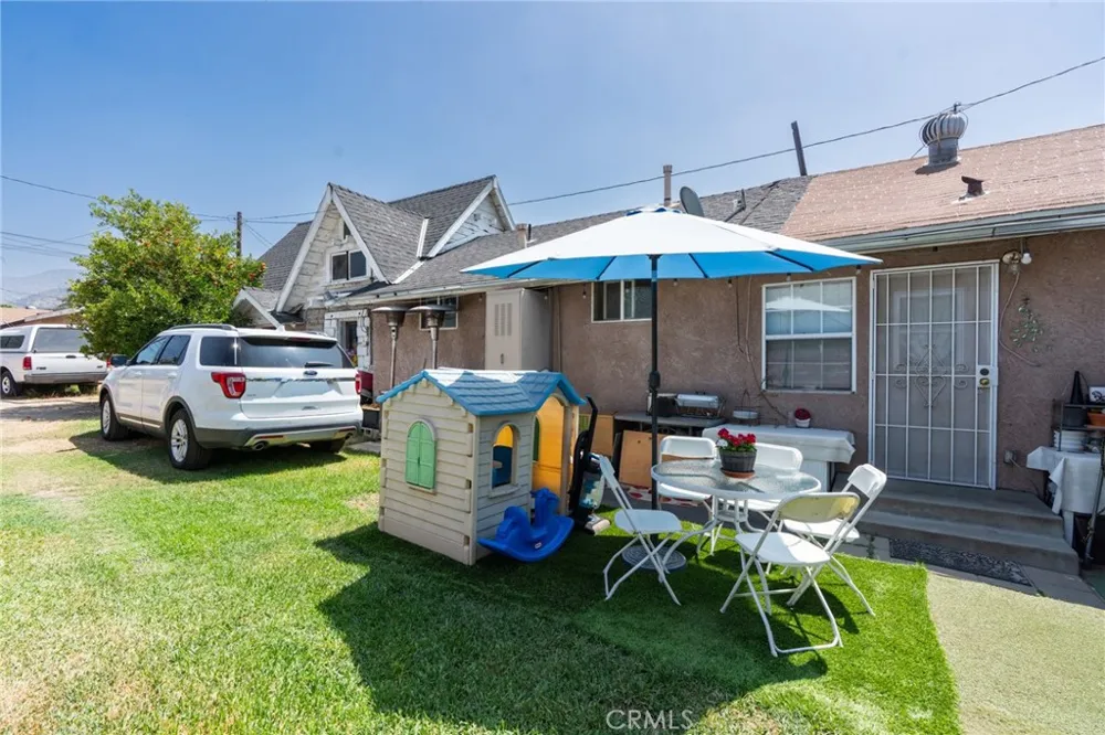 325 W Crescent Drive Azusa, CA 91702