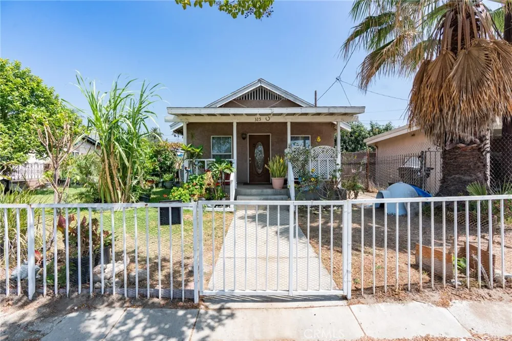 325 W Crescent Drive Azusa, CA 91702