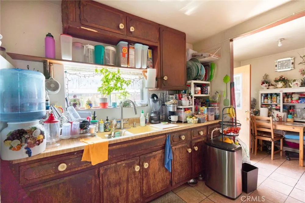 325 W Crescent Drive Azusa, CA 91702