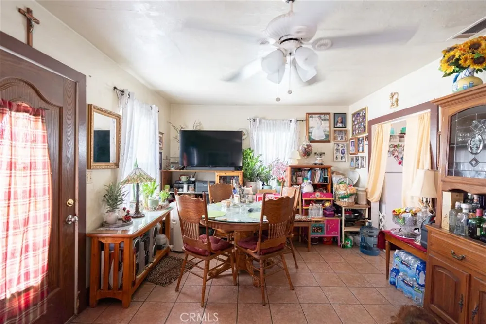 325 W Crescent Drive Azusa, CA 91702