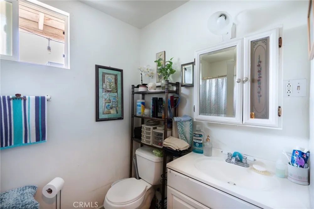 325 W Crescent Drive Azusa, CA 91702