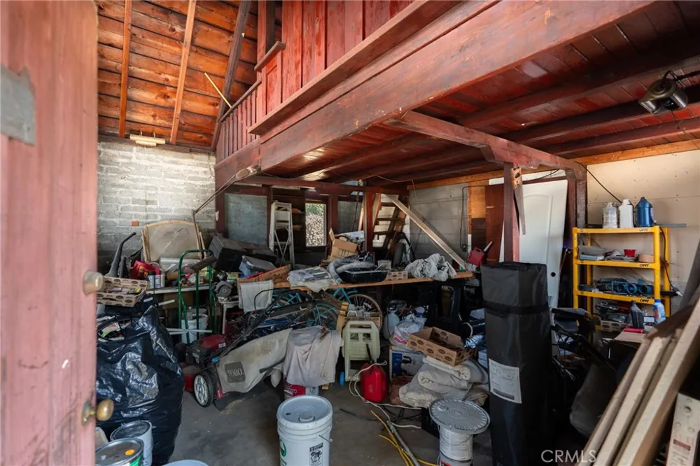 325 W Crescent Drive Azusa, CA 91702