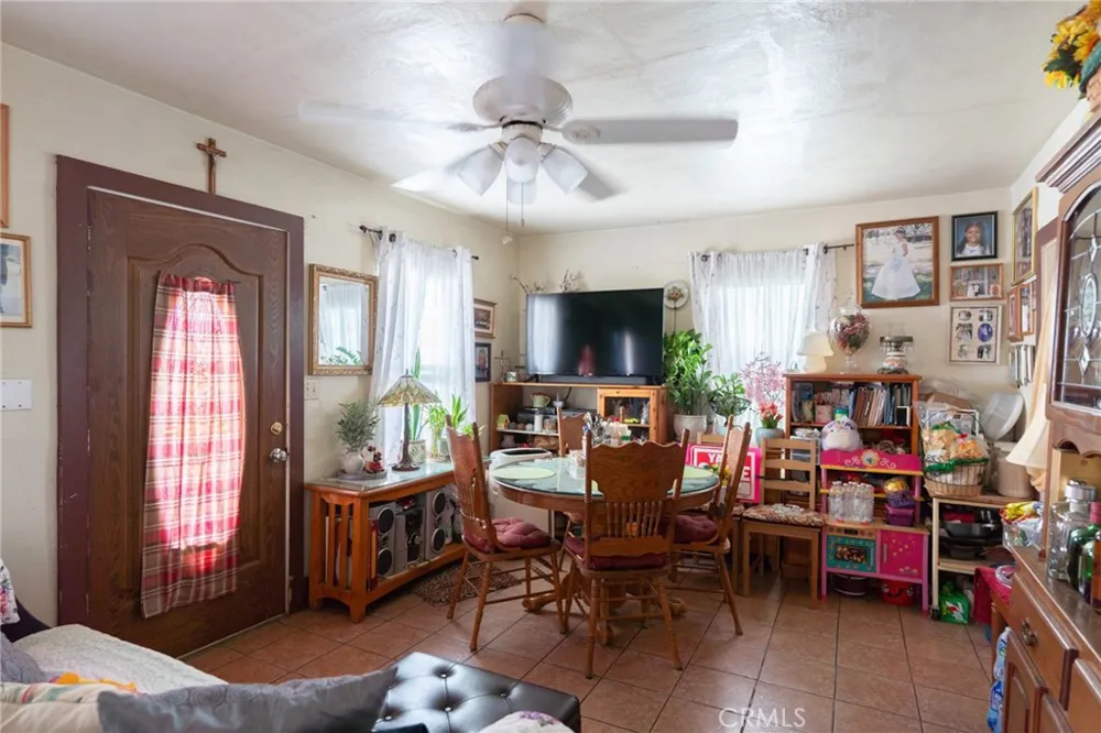 325 W Crescent Drive Azusa, CA 91702