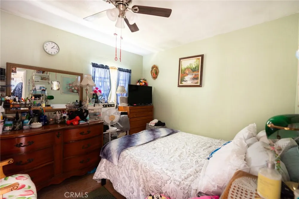 325 W Crescent Drive Azusa, CA 91702
