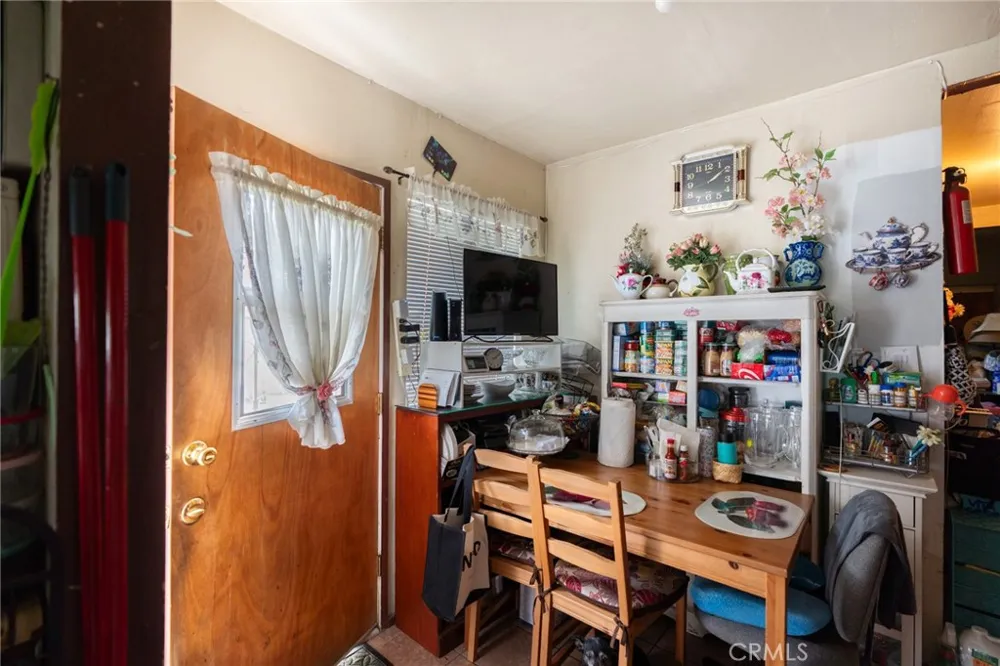 325 W Crescent Drive Azusa, CA 91702
