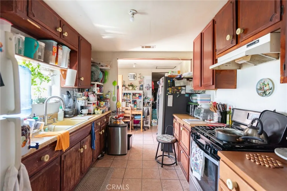 325 W Crescent Drive Azusa, CA 91702