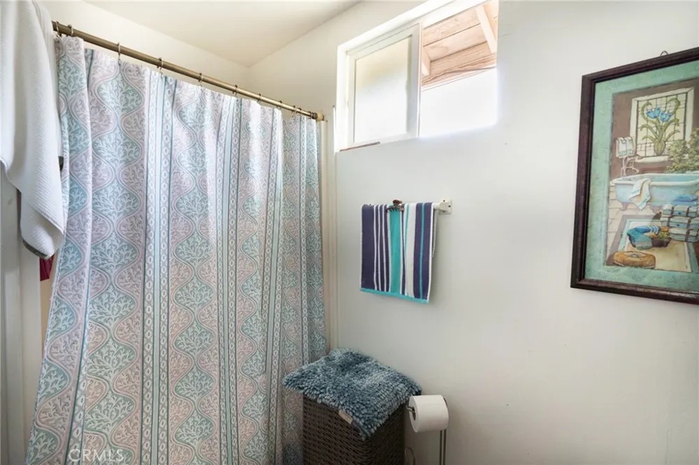325 W Crescent Drive Azusa, CA 91702