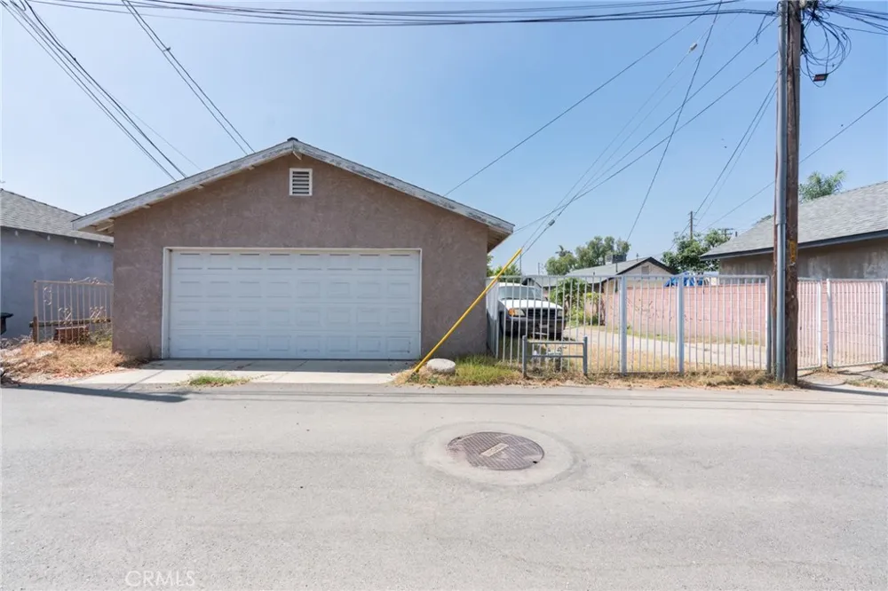 325 W Crescent Drive Azusa, CA 91702