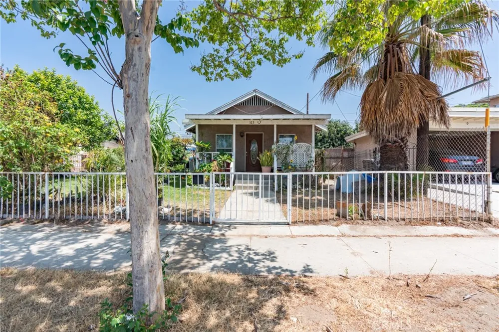 325 W Crescent Drive Azusa, CA 91702